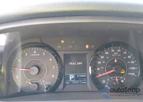 2015 Toyota Sienna Le 8 Passenger z USA, uszkodzony, nr VIN 5TDKK3DC0FS671554